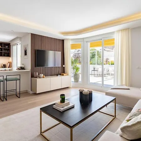 8 Bed Close To Puerto Banus